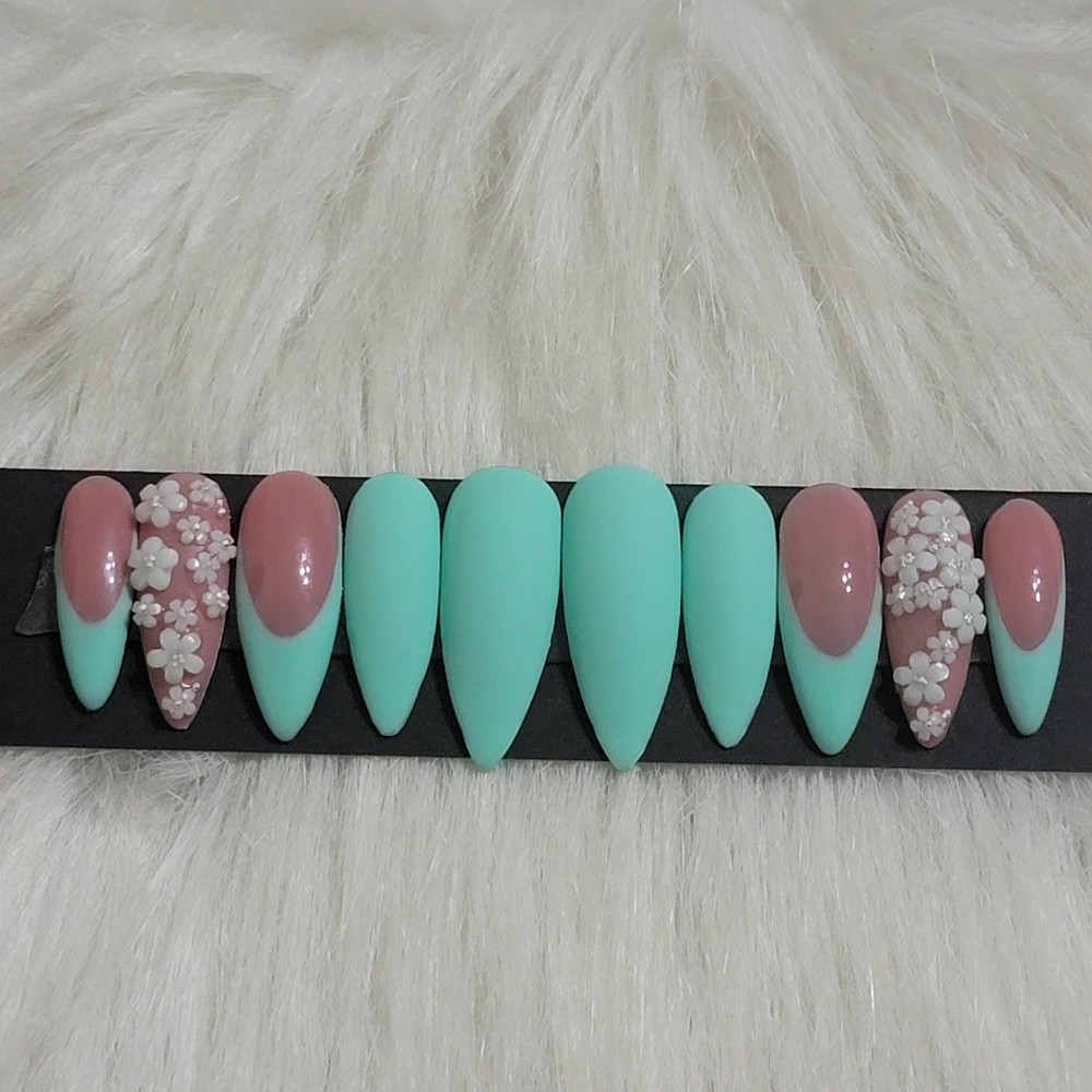 Press on nails